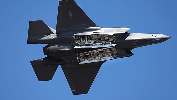 F-15 derribado en Irán: así se entrenan los pilotos para sobrevivir