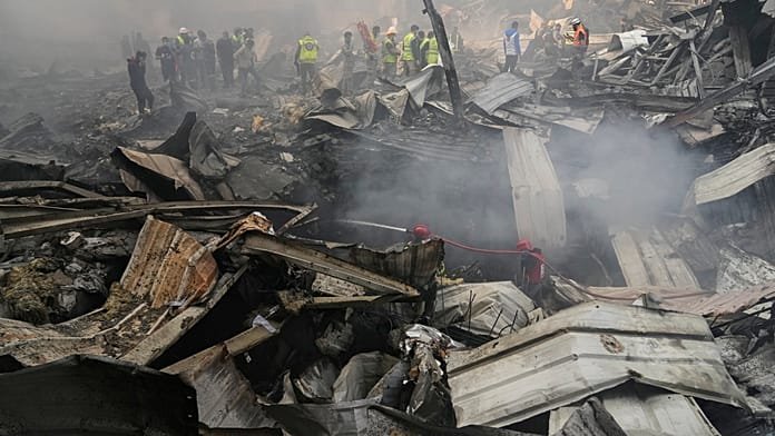 Varios bombardeos aéreos golpean Beirut, los servicios de emergencia combaten los incendios