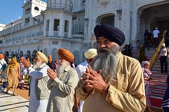 Pakistán acoge a miles de peregrinos sij para los ritos de Baisakhi de 2026