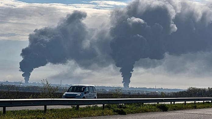 Al menos 16 muertos en Ucrania y Rusia en un intercambio de ataques en el aniversario de Chernóbil