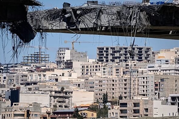 Irán, conmocionado tras el ataque al puente B1 mientras Trump amenaza más ataques