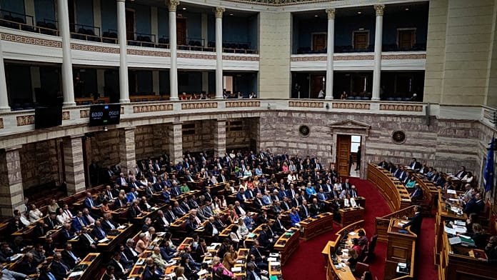 Escándalo OPEKEPE: Dimisiones de ministros y nombramiento de Margaritis Schinas