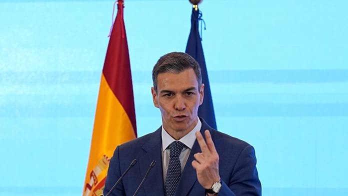 Sánchez anuncia 19 acuerdos entre España y China y apuesta por Pekín como mediador en Oriente Medio