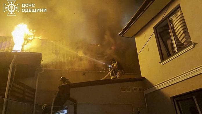 Ucrania: ataque ruso en Odesa mata a 2 y alcanza hospitales y escuelas