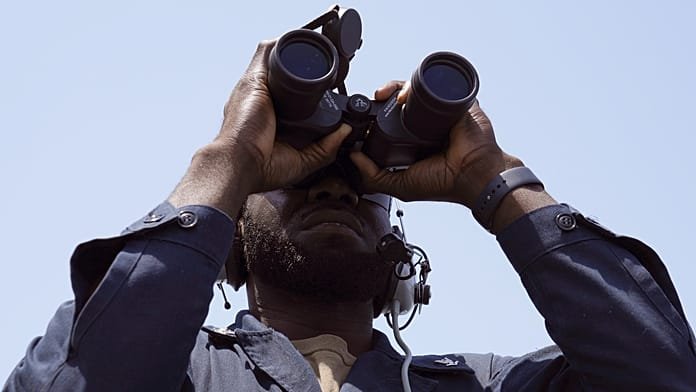 Ormuz entra en un tenso compás de espera ante el bloqueo de Estados Unidos