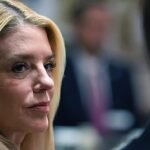 El presidente Donald Trump despide a la fiscal general Pam Bondi, según medios estadounidenses