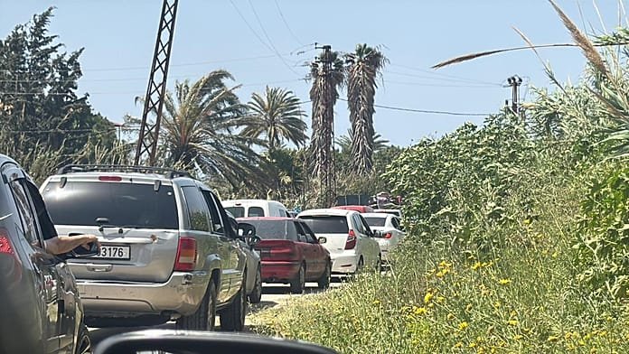 Miles de desplazados regresan al sur de Líbano tras la tregua con Israel entre destrucción y riesgos