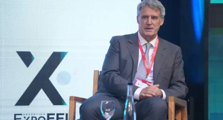 Alfonso Prat-Gay: "A este programa le falta crecimiento. No se le puede pedir a la gente sacrificio toda la vida"