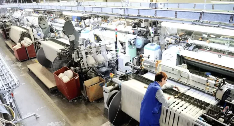 Cómo reconvirtieron su industria textil Italia, Corea y Turquía: lecciones que Argentina ignora mientras destruye 659 empresas y más de 20.000 empleos