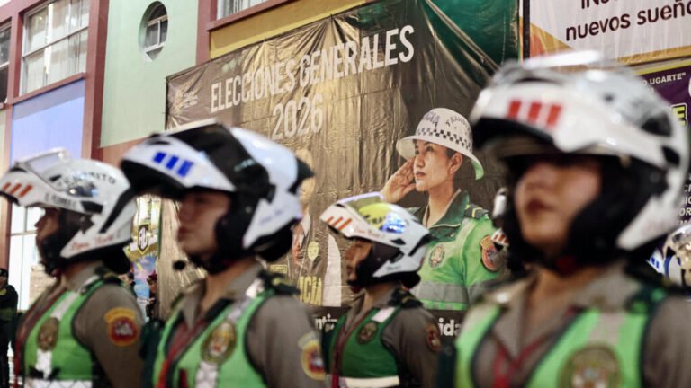 Perú encara las elecciones generales con 35 presidenciables y un Congreso transformado