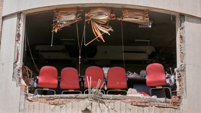 Más de 30 universidades han sido atacadas en Irán en cinco semanas, según el ministro de Ciencia iraní