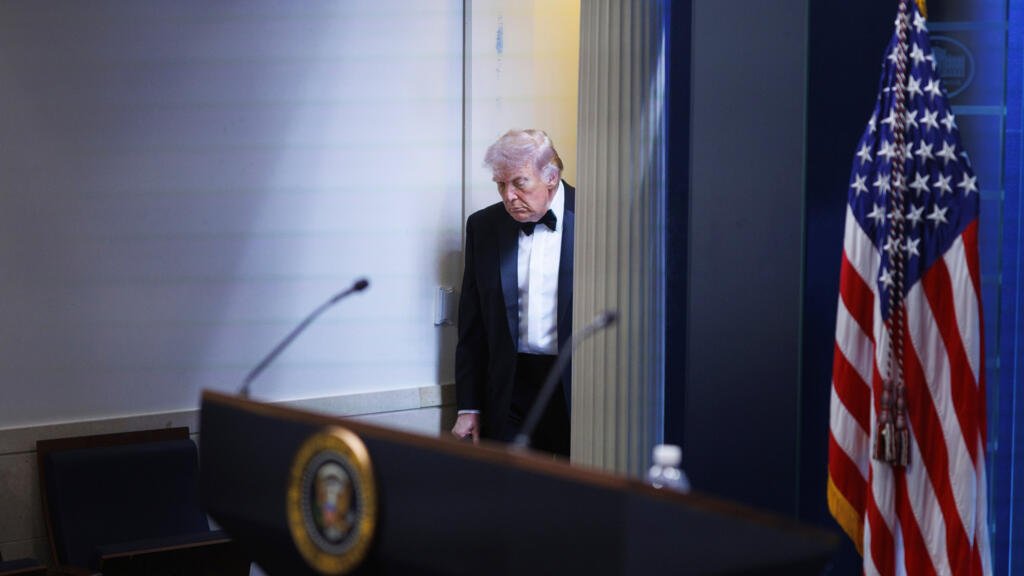 El sospechoso tenía como objetivo a funcionarios de la administración Trump, según el fiscal general