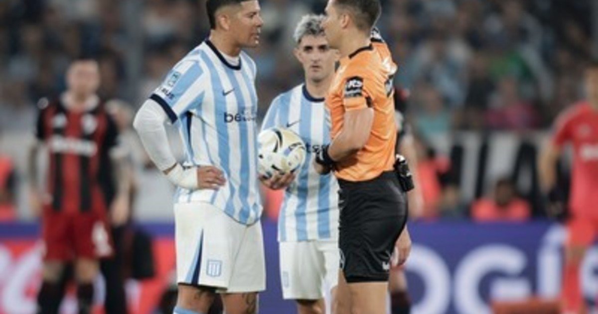 Marcos Rojo puede jugar para Racing: la AFA tomó otra polémica y le perdonó la mitad de la sanción por la catarata de insultos al árbitro Zunino en el clásico vs River