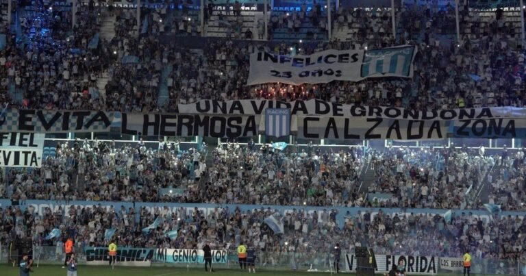 Racing tuvo su banderazo antes del clásico: 20 mil hinchas coparon el Cilindro con cargadas a Independiente