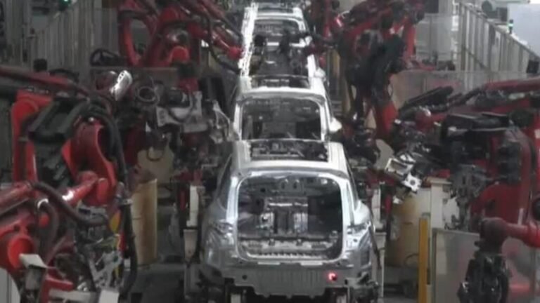 China avanza hacia la electrificación mientras le inquieta el riesgo en el estrecho de Ormuz