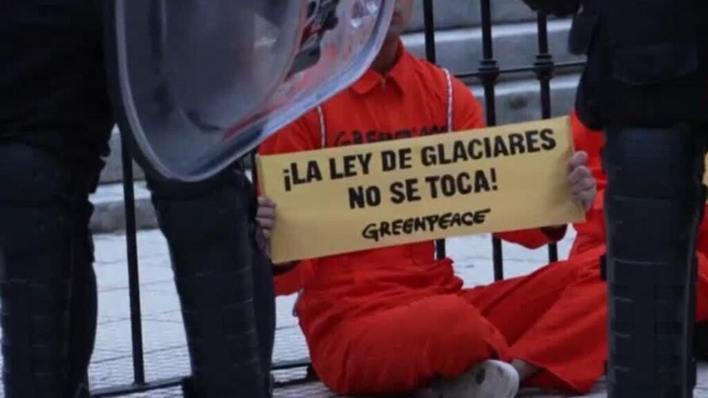 "La ley de glaciares no se toca": protestas en Argentina por posible modificación de la norma