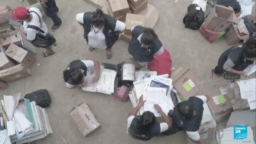 Perú: empate técnico por el segundo lugar de la segunda vuelta presidencial