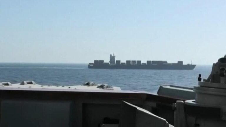 EE. UU. intercepta buque iraní en Ormuz y eleva tensiones en plena escalada