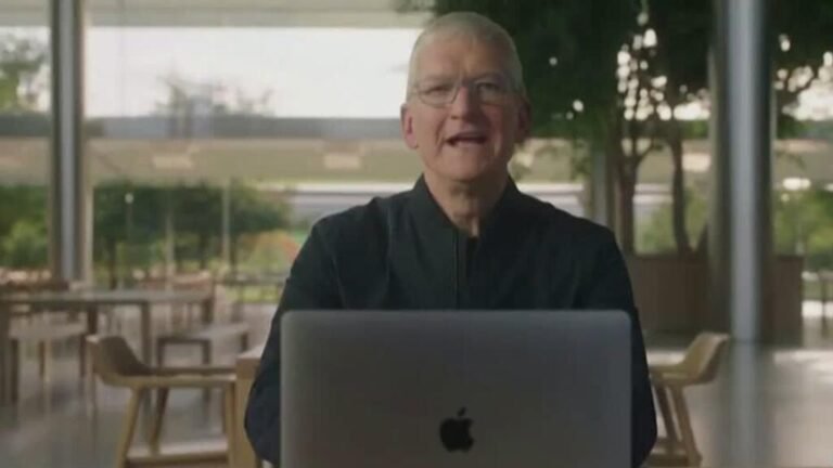 Tim Cook dimite como director ejecutivo de Apple