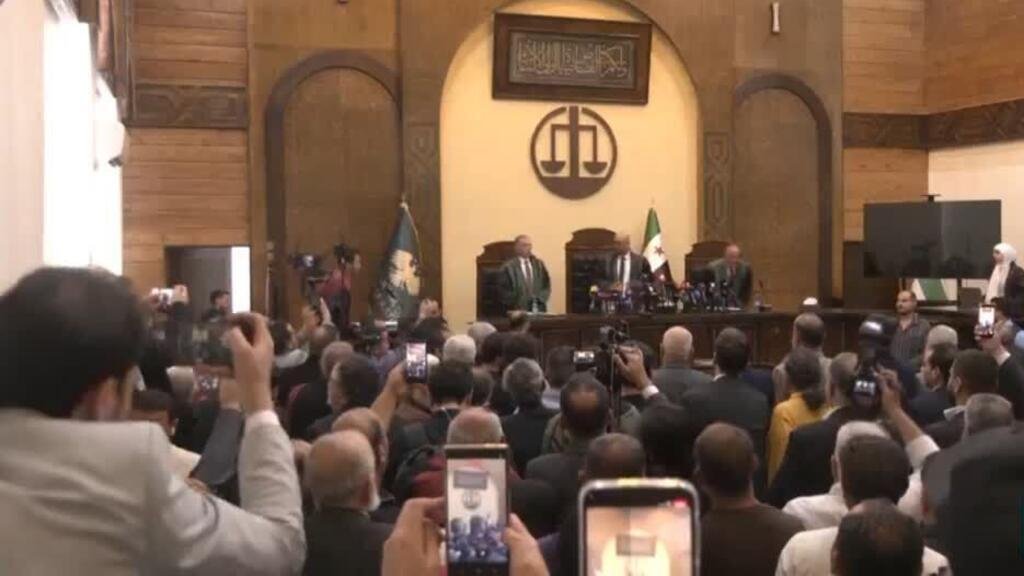 Empieza primer juicio contra Al-Assad, en ausencia, y funcionarios del antiguo régimen sirio