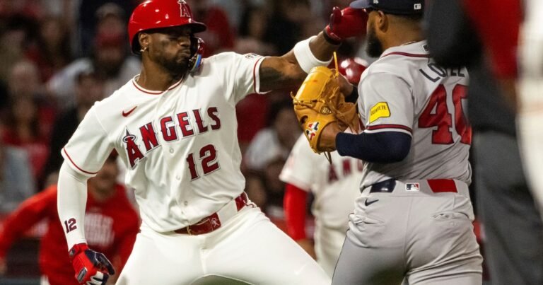 ¡Tángana en la MLB! Jorge Soler a los puños contra Reynaldo López tras un pelotazo y estalló una violenta batalla en Anaheim