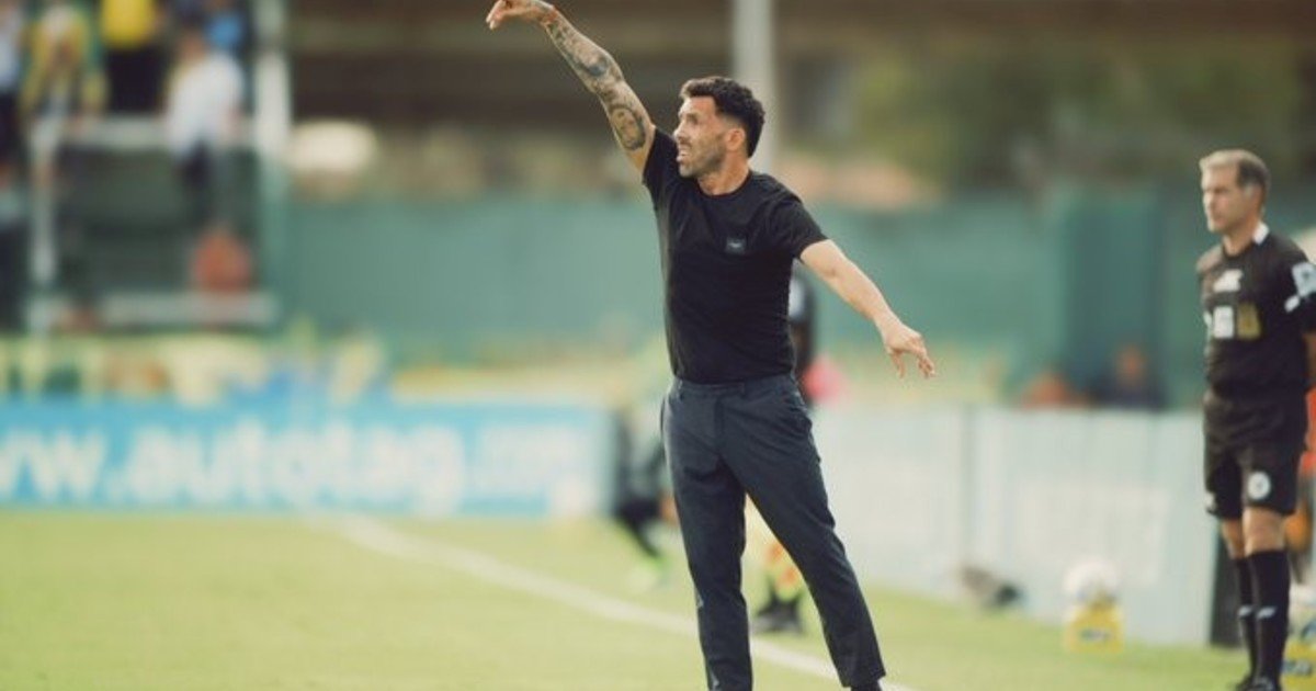 El dolor de Carlos Tevez por la muerte de un familiar cercano y una arenga que impulsó la victoria de Talleres en Varela