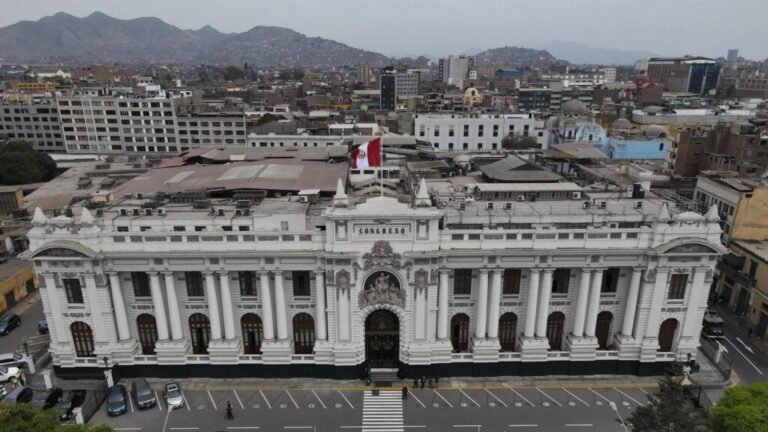 ¿Puede el regreso al Congreso bicameral contribuir a la estabilidad política en Perú?