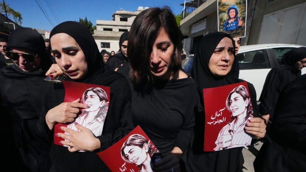 Líbano denuncia la muerte de la periodista Amal Khalil como un "crimen de guerra" de Israel