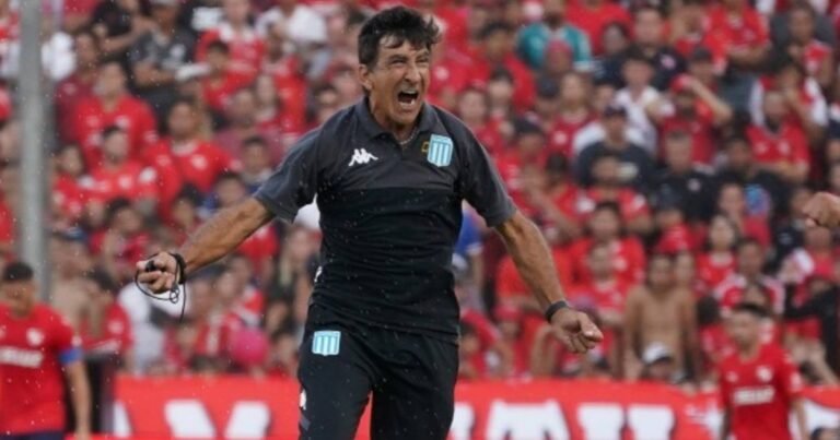 Cómo vive Gustavo Costas su clásico más especial: su historia en los Racing vs Independiente y el gol fantasma que nadie recuerda