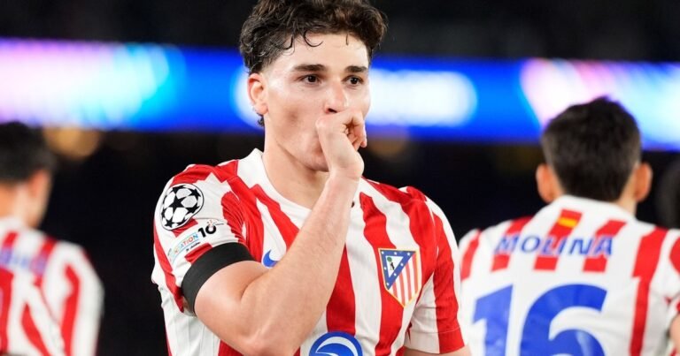 Atlético de Madrid planea blindar a Julián Álvarez con una cláusula de 1.000 millones de euros en medio del interés de Barcelona