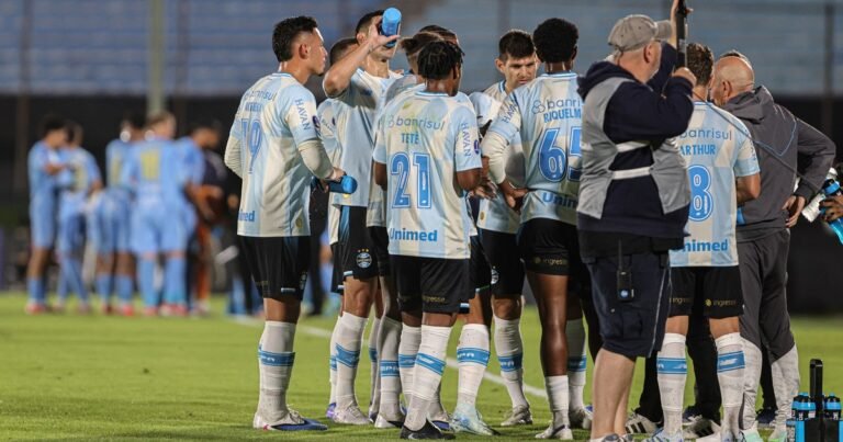 Para qué sirve la pausa de rehidratación: entre la excusa sanitaria y el negocio del espectáculo, la regla que fragmenta el juego y altera a los hinchas