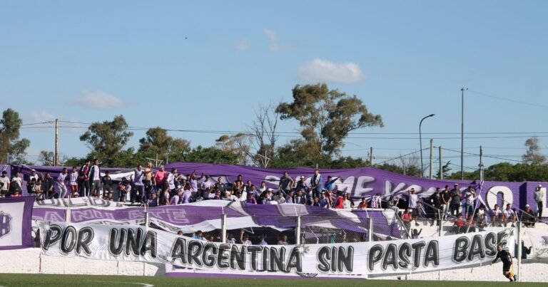 Sacachispas, en jaque: le pidió ayuda a sus hinchas para enfrentar un embargo millonario que deja al club en estado crítico