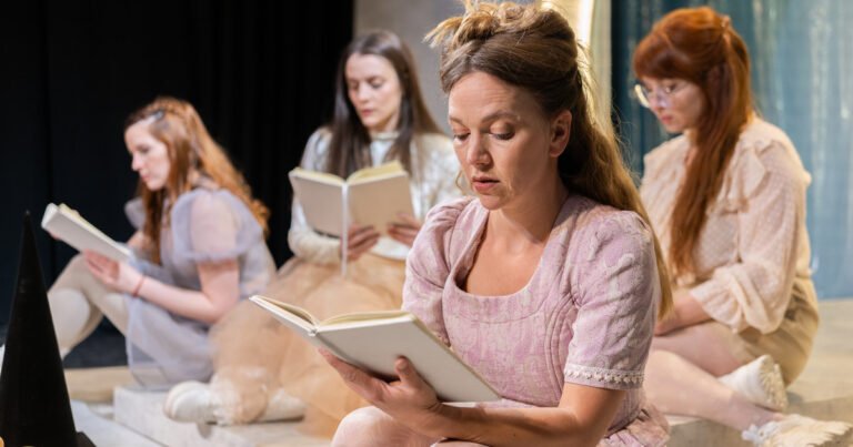 ¿Sos mamá catástrofe, mamá medusa o mamá capitana? Secretos de un vínculo, una obra onírica sobre distintas maneras de ser madre