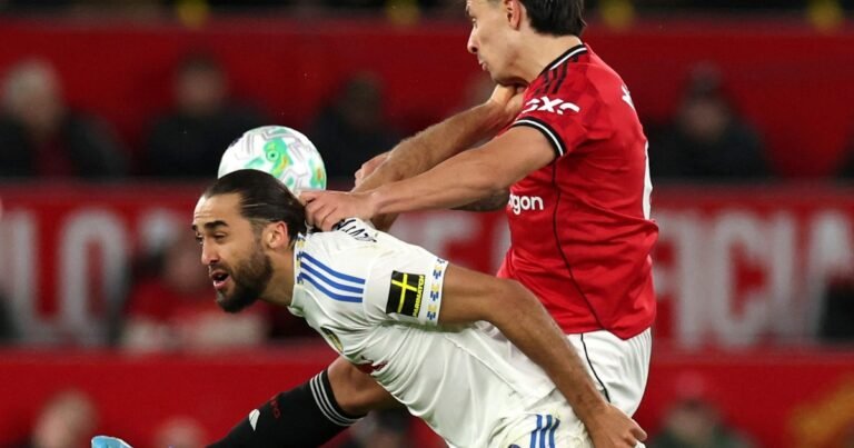 Licha Martínez dejó atrás la lesión y volvió a jugar tras 62 días, pero se fue expulsado vía VAR por tirarle del pelo a un rival