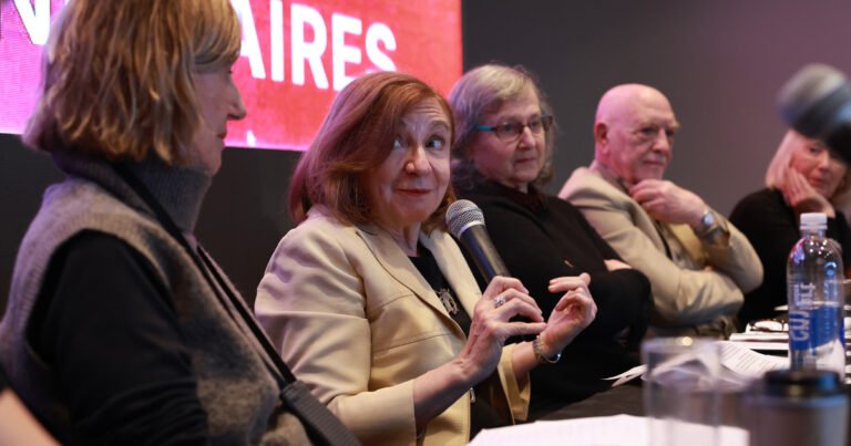 Con dos debates sobre la dictadura, la censura y el exilio, comenzaron los Diálogos en la Feria