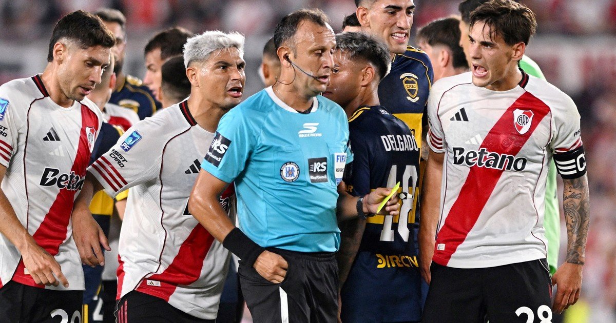 El empujón de la polémica del Superclásico reaviva la preocupación por los arbitrajes y el uso discrecional del VAR: del historial de Paletta a una guardia alta generalizada