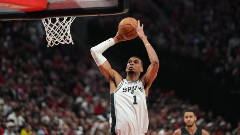 Wemby regresa por lo alto, Toronto iguala su serie y los Celtics aplastan a los 76ers