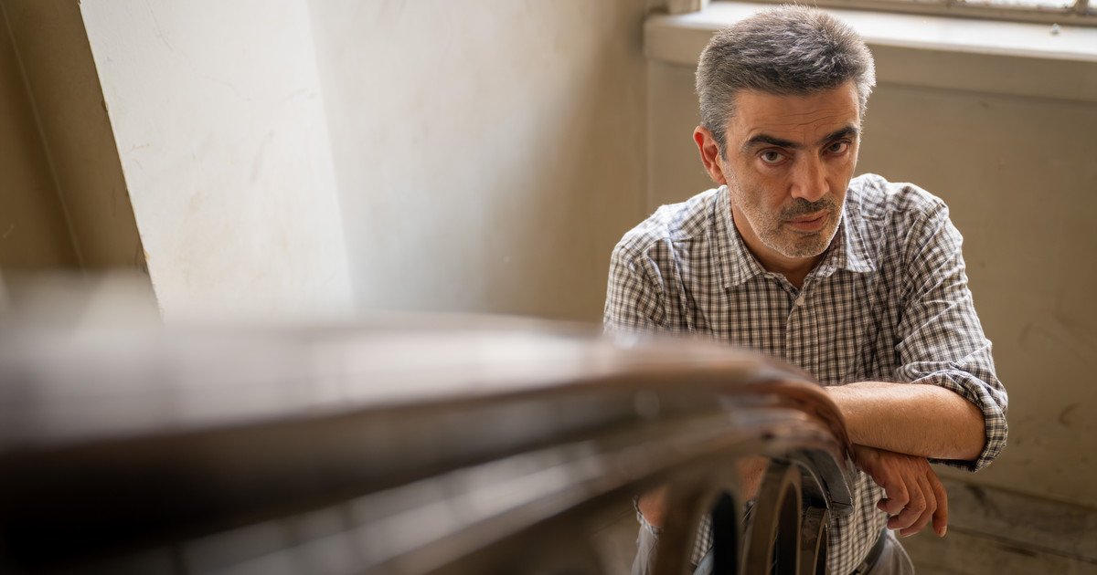 El viaje introspectivo de un gran editor: del diagnóstico al arte de mirar y leer, siempre leer