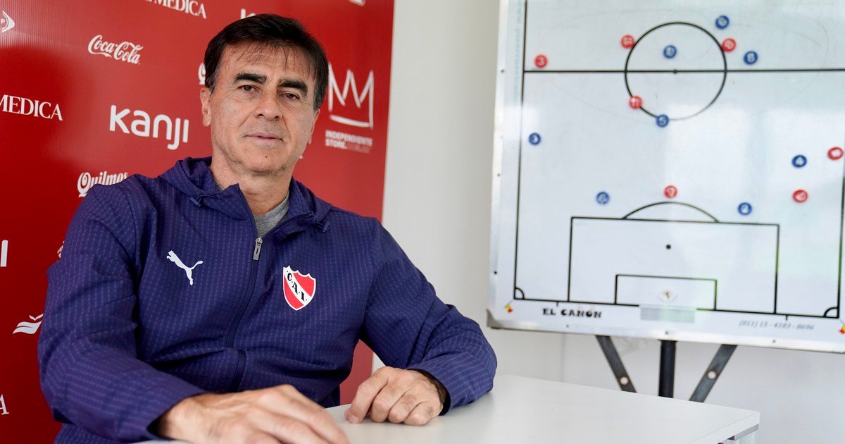 Gustavo Quinteros y la fórmula para recuperar a Independiente: "La presión y la exigencia pesan, pero estamos en un momento muy bueno"