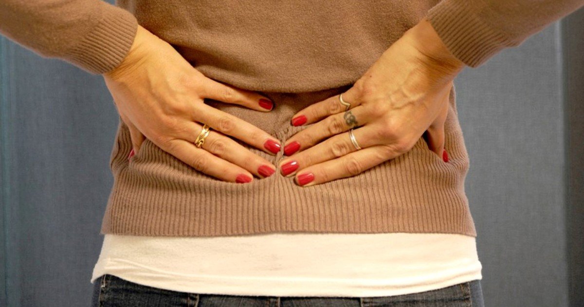 El dolor de espalda que aparece al caminar y desaparece al sentarse: descubren que no es solo un problema de la edad