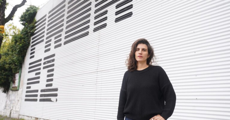 La francesa Lucie Haguenauer impulsa el "match" entre artistas como nueva directora de PROA21