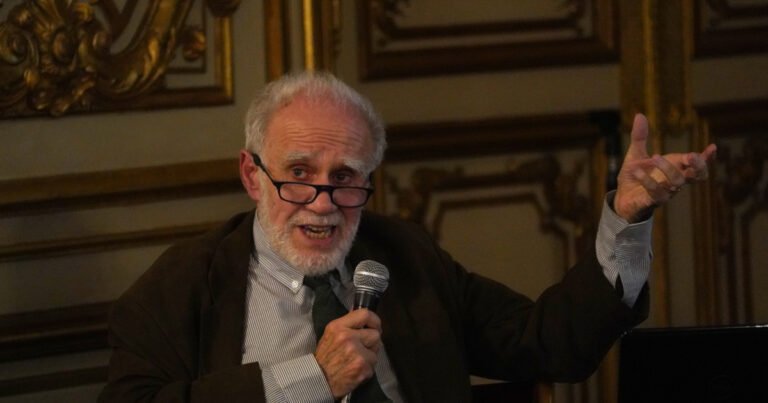 Entre el cordero y el elefante: cómo el arte representó a Dios sin mostrarlo, según José Emilio Burucúa