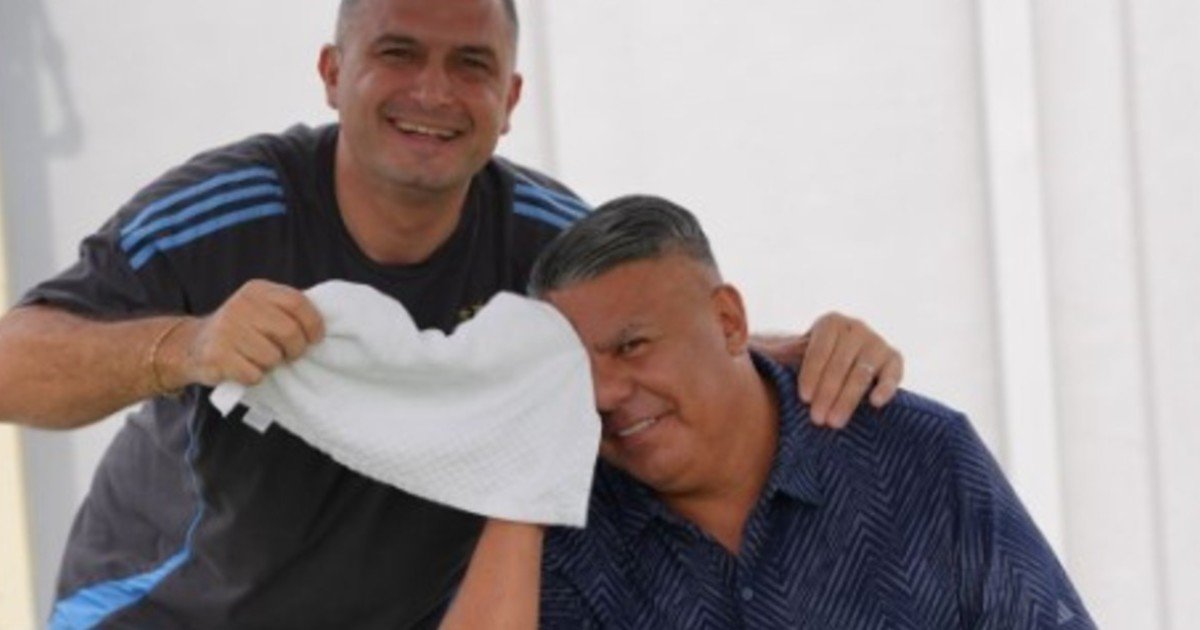 Luciano Nakis explicó por qué le secó la nuca a Claudio Chiqui Tapia en la Copa América de 2024: "Lo volvería a hacer"