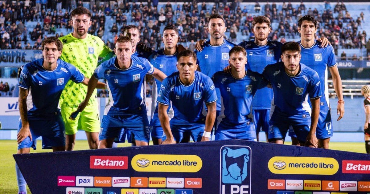 Escándalo en Estudiantes de Río Cuarto, el peor equipo de la Liga Profesional: la dirigencia apartó a un grupo de jugadores por "falta de compromiso"