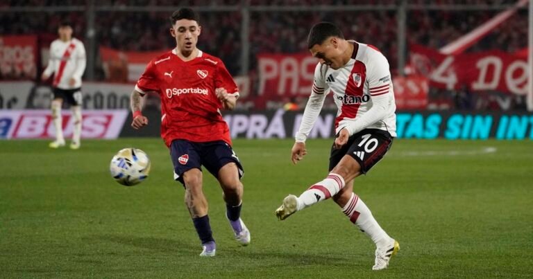 Así están las tablas del Torneo Apertura y los cruces de octavos: Boca adentro, por ahora River vs Independiente y a Racing le queda una vida