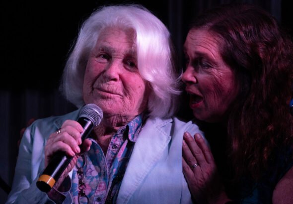 Mónica Cahen D’Anvers se animó a cantar a los 91 años junto a su hija, Sandra Mihanovich, en "La Campiña" de San Pedro