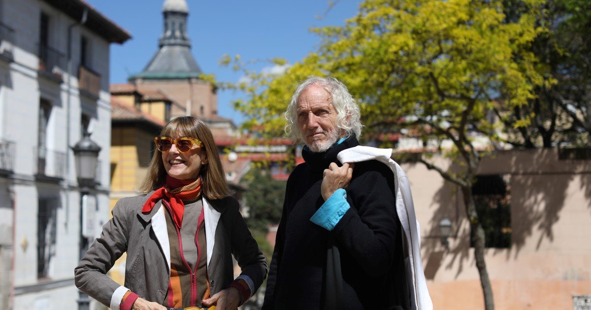 Las aventuras de Carola Reyna y Boy Olmi en Madrid: teatro, amigos y un enamoramiento con una ciudad que los arropa