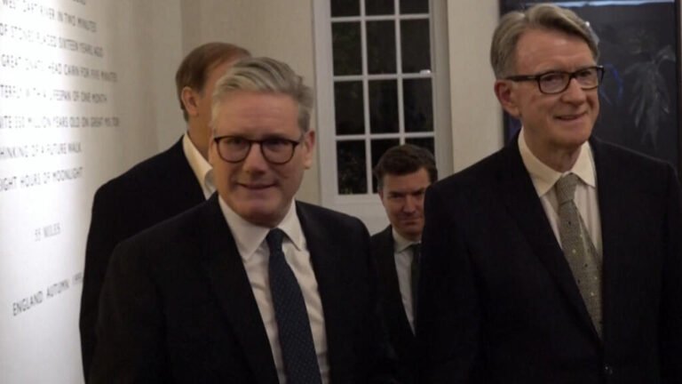 Funcionario británico dice que sintió presión para nombramiento de Mandelson