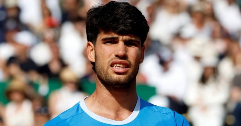 Carlos Alcaraz anunció que será baja en Roma y Roland Garros por lesión