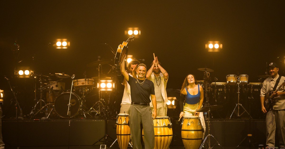 Jorge Drexler se presentó en Mendoza al ritmo del candombe uruguayo en una experiencia inmersiva: "Estoy muy feliz de volver"